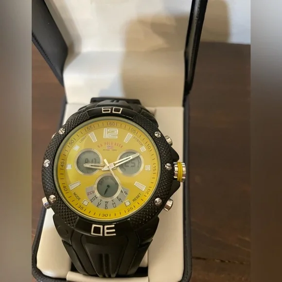 U.S. Polo Association Chronograph watch yellow and black NEW BATTERY - Picture 1 of 5
